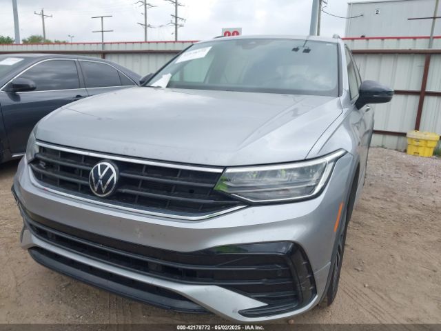 3VVCB7AXXNM165748 Volkswagen Tiguan 2.0t Se R-line Black