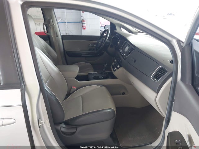 KIA SEDONA LX 2016 KNDMB5C11G6214595 Image 5
