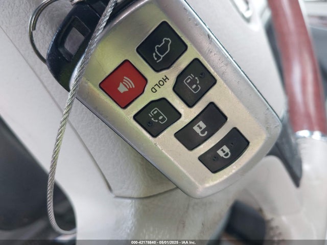 5TDYK3DCXES422168 Toyota Sienna Limited V6 7 Passenger