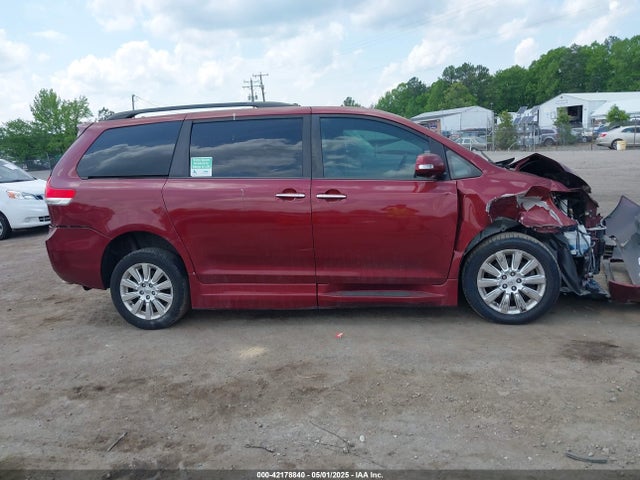 5TDYK3DCXES422168 Toyota Sienna Limited V6 7 Passenger