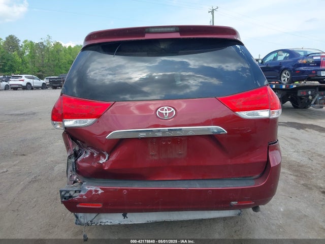 5TDYK3DCXES422168 Toyota Sienna Limited V6 7 Passenger