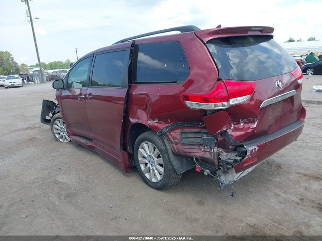 5TDYK3DCXES422168 Toyota Sienna Limited V6 7 Passenger