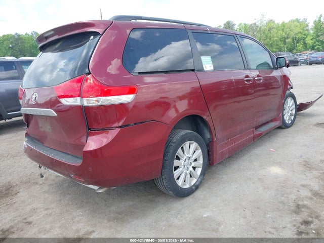 5TDYK3DCXES422168 Toyota Sienna Limited V6 7 Passenger