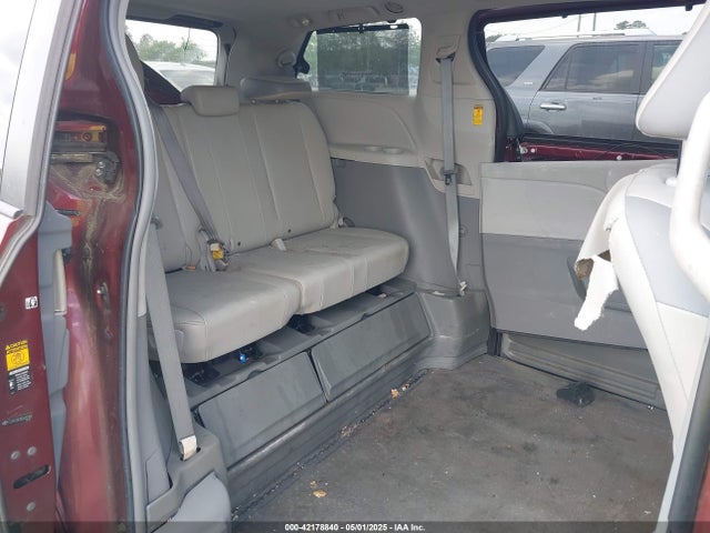 5TDYK3DCXES422168 Toyota Sienna Limited V6 7 Passenger