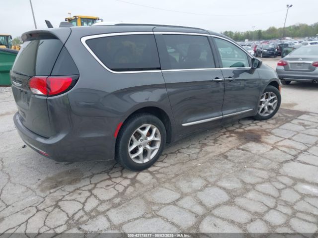 2018 CHRYSLER PACIFICA 2C4RC1EG9JR127976 Photo 3