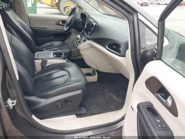 2018 CHRYSLER PACIFICA 2C4RC1EG9JR127976 Photo 4
