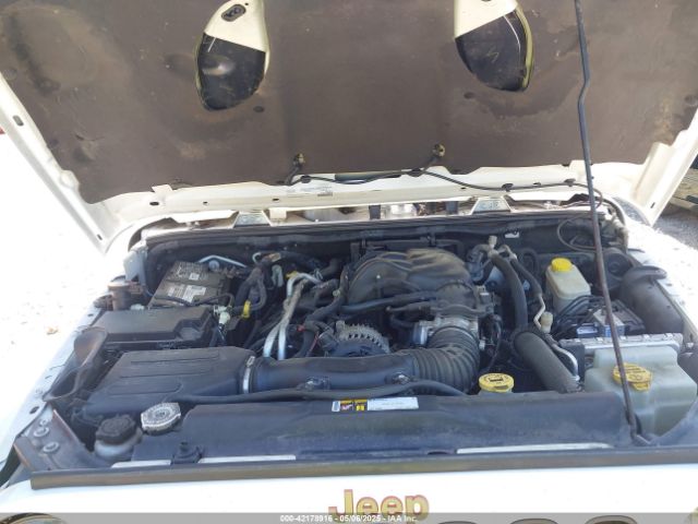 1C4AJWBG2GL229500 Jeep Wrangler 75th Anniversary