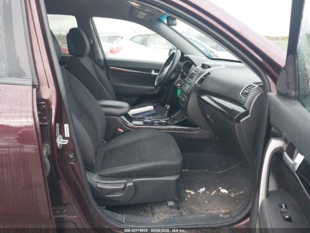 5XYKTCA61FG643402 KIA SORENTO LX
