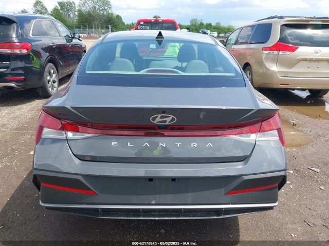KMHLL4DG8RU847546 Hyundai ELANTRA SE