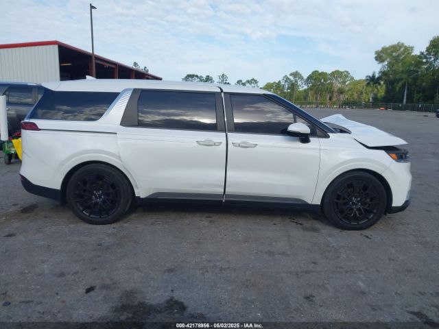 KNDNB4H35N6156173 KIA Carnival Mpv Lx Seat Package