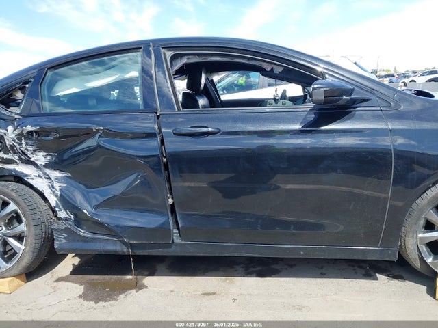 1C3CCCBB5GN125307 Chrysler 200 S