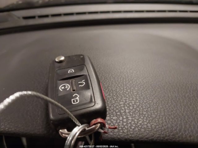 1VWBA7A36JC009970 Volkswagen Passat 2.0t Se