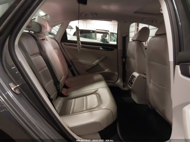 1VWBA7A36JC009970 Volkswagen Passat 2.0t Se