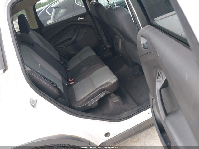 1FMCU0GX7FUB33968 Ford ESCAPE SE