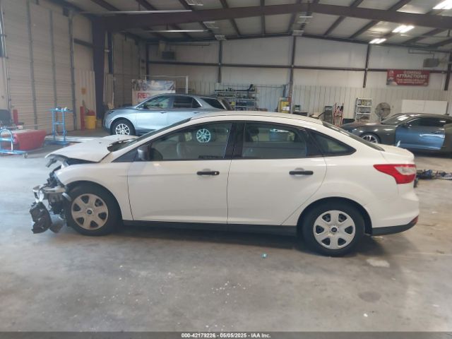 1FADP3E28EL422084 Ford FOCUS S