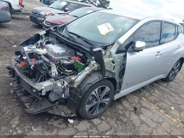 1N4AZ1CP8JC303655 Nissan Leaf Sl