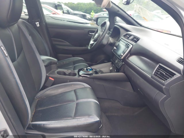 1N4AZ1CP8JC303655 Nissan Leaf Sl