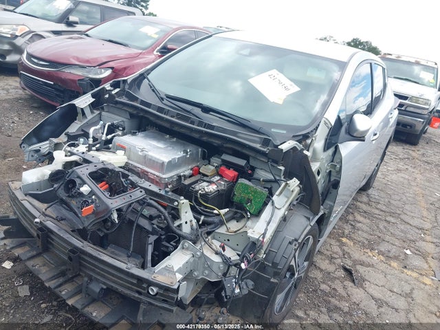 1N4AZ1CP8JC303655 Nissan Leaf Sl