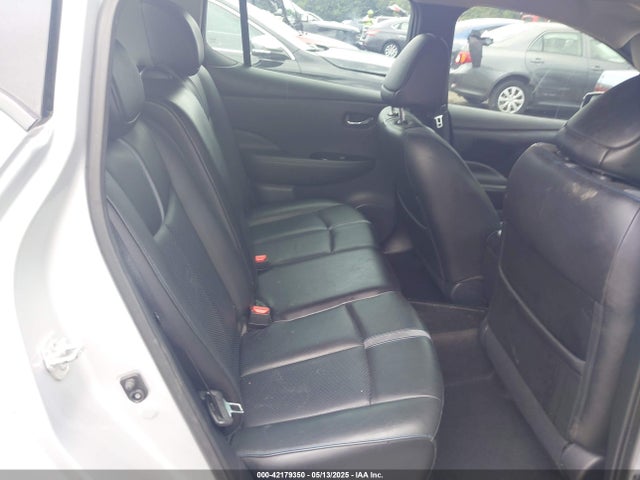 1N4AZ1CP8JC303655 Nissan Leaf Sl