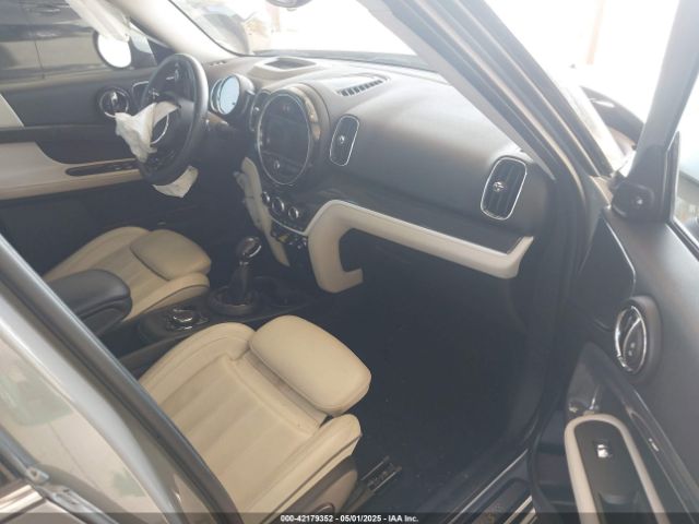2019 MINI COUNTRYMAN WMZYU7C55K3F93978 Photo 4