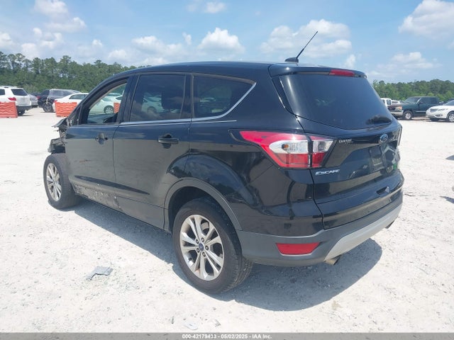 1FMCU0G91HUA95450 Ford ESCAPE SE