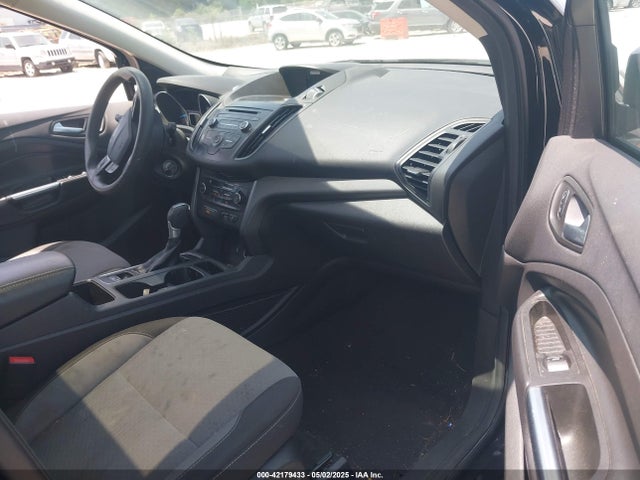 1FMCU0G91HUA95450 Ford ESCAPE SE