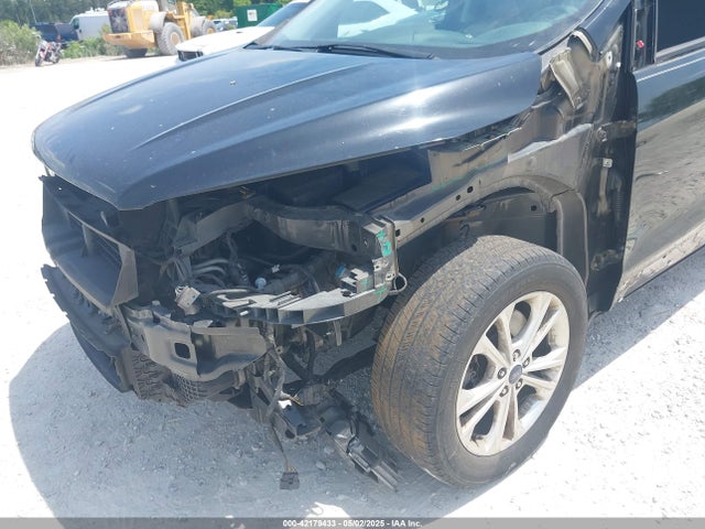 1FMCU0G91HUA95450 Ford ESCAPE SE