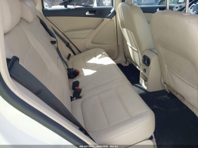 WVGAV7AX9HK001055 Volkswagen Tiguan 2.0t S