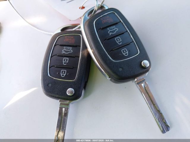 5NPE24AF4KH735581 Hyundai SONATA SE