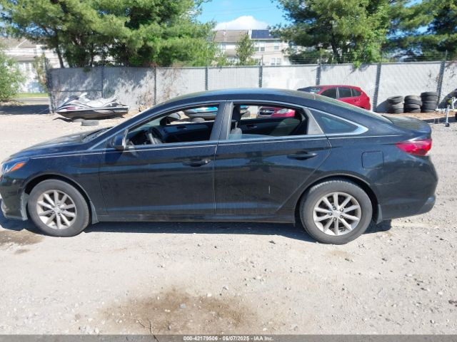5NPE24AF4KH735581 Hyundai SONATA SE