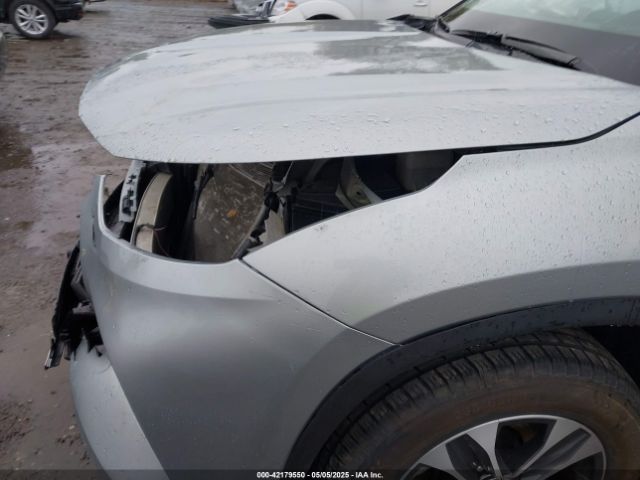 5TDHZRBH4NS597187 Toyota Highlander Xle
