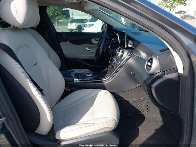 55SWF4JB7HU232736 Mercedes-Benz C 300 Luxury/sport