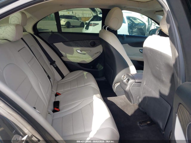 55SWF4JB7HU232736 Mercedes-Benz C 300 Luxury/sport