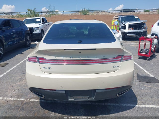 3LN6L2LU4GR611098 Lincoln 2016
