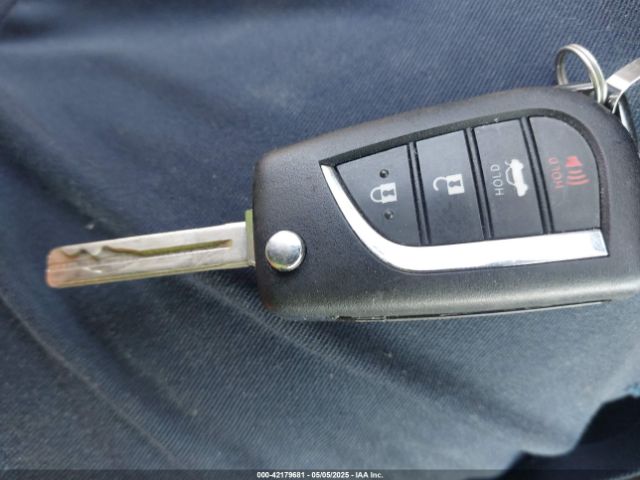5YFEPMAE3NP371086 Toyota COROLLA LE