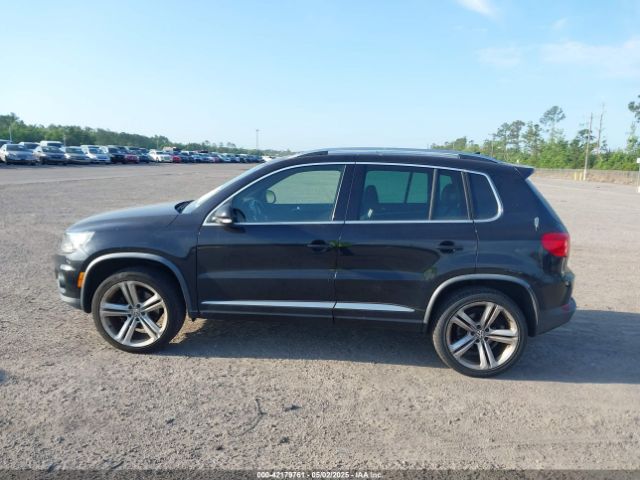 WVGAV3AX6EW099815 Volkswagen Tiguan R-line