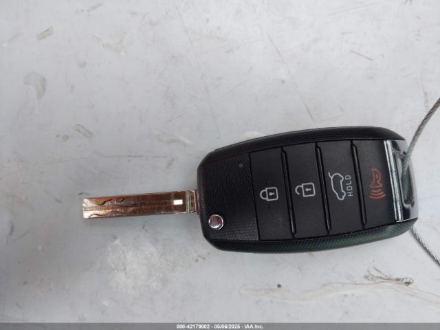 KNDPM3AC8J7351115 KIA Sportage Lx