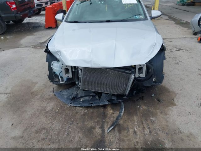 KMHD84LFXKU762860 Hyundai Elantra Value Edition