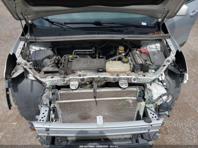 3GNCJLSB4KL256651 Chevrolet Trax Lt