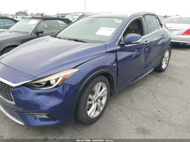 SJKCH5CP8JA046812 Infiniti Qx30 Premium