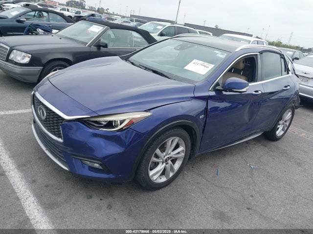 SJKCH5CP8JA046812 Infiniti Qx30 Premium