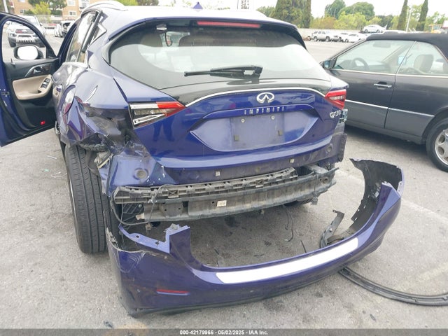 SJKCH5CP8JA046812 Infiniti Qx30 Premium