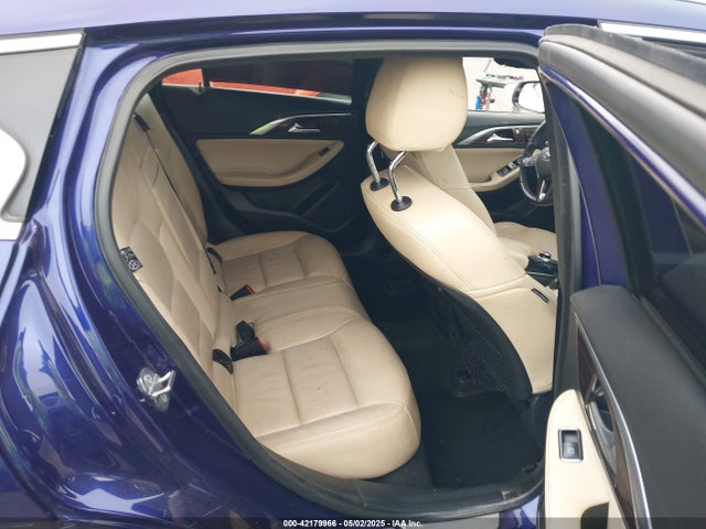 SJKCH5CP8JA046812 Infiniti Qx30 Premium