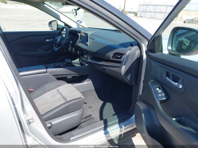 5N1BT3BA1RC696625 Nissan Rogue Sv Fwd