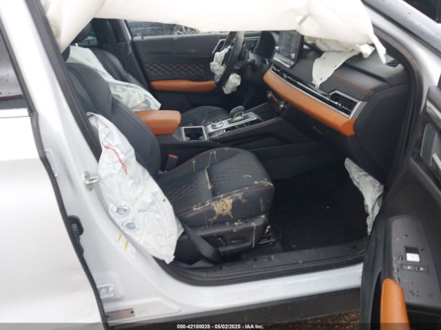 2023 MITSUBISHI OUTLANDER JA4J3VA80PZ022027 Photo 4