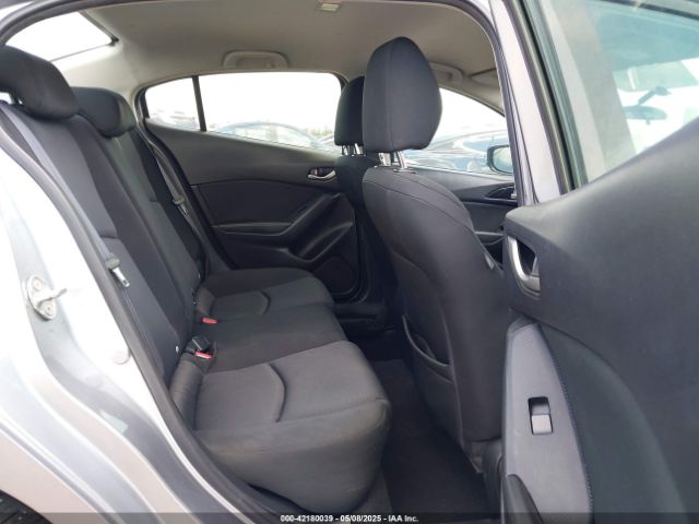 3MZBM1T79GM239062 Mazda Mazda3 I Sport