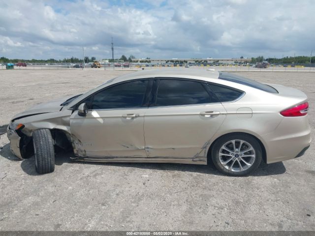 3FA6P0LU0KR155046 Ford Fusion Hybrid Se