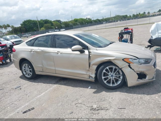 3FA6P0LU0KR155046 Ford Fusion Hybrid Se