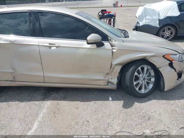3FA6P0LU0KR155046 Ford Fusion Hybrid Se