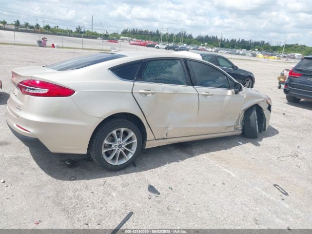3FA6P0LU0KR155046 Ford Fusion Hybrid Se